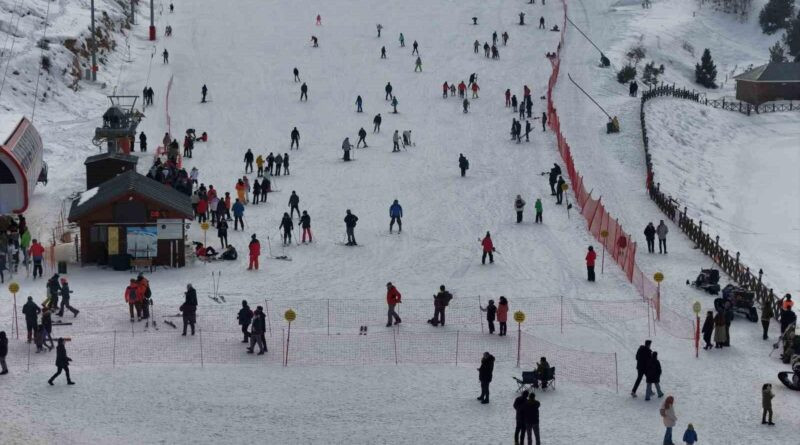 Erzincan'daki Ergan Kayak Merkezi Yoğun Talep Görüyor 1