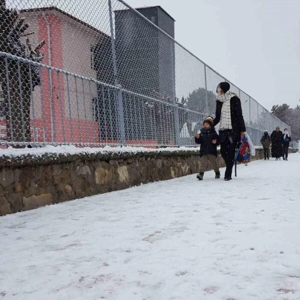 Erzincan - Gümüşhane kara yolunda karla mücadele-2