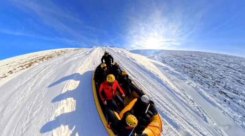 Erzincan'ın Ergan Dağı Kayak Merkezi'nde Kar Raftingi ile Adrenalin Tutkuları Eğlenceye Doydu 1