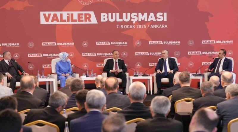 Erzincan Valisi Hamza Aydoğdu, Cumhurbaşkanı Erdoğan'ın katılımıyla Cumhurbaşkanlığı Külliyesi'nde Valiler Toplantısı'na Katıldı 1