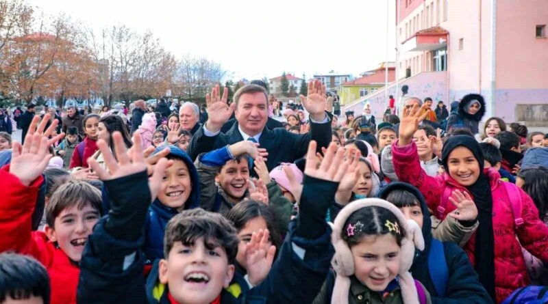 Erzincan Valisi Hamza Aydoğdu'ndan Öğrencilere Yarıyıl Tatilinde Mesaj 1