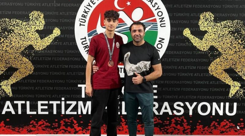 Erzincanlı Mahir İçli, İstanbul'da U20 Atletizm Türkiye Salon Şampiyonası'nda Türkiye Üçüncüsü Oldu 1