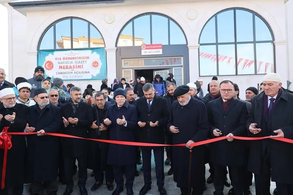 Erzurum’da Musa Şimşek’in Yaptırdığı Hz. Ali Camii İbadete Açıldı