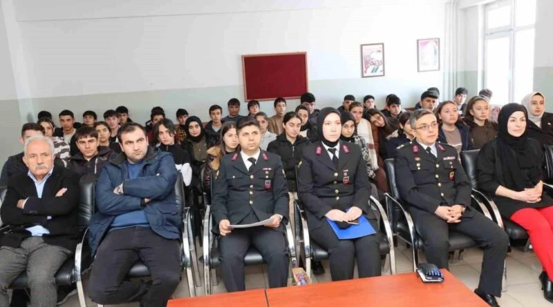 Erzurum Jandarması, Aşkale'deki Öğrencilere Kariyer Planlama Desteği 1