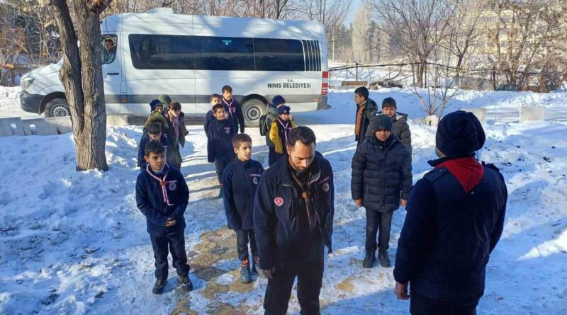 Erzurum Nenehatun Spor Kulübü'nden Genç Öğrenciler İçin İzcilik Eğitimi 1