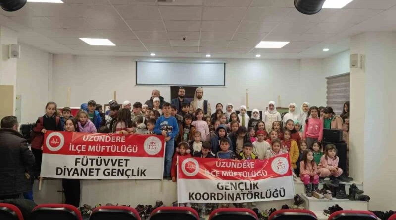 Erzurum Uzundere'de Öğrenciler Meddah Gösterisiyle Eğlendi 1