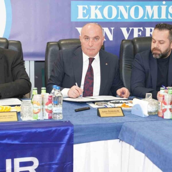 Erzurum Valisi Mustafa Çiftçi ve diğer yetkililer ETSO'da protokol imzası yaptı.-2