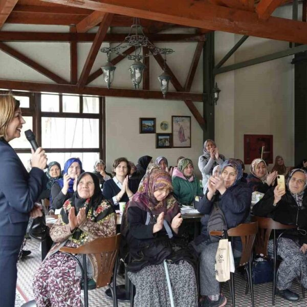 Eskişehir Büyükşehir Belediye Başkanı Ayşe Ünlüce ve Mihalgazi'den gelen kadınlar-1