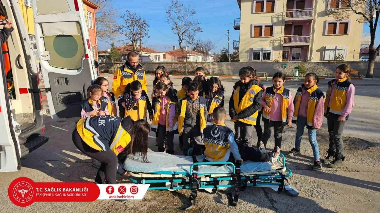 Eskişehir’de İl Ambulans Servisi, Çifteler İlçesinde İlkokul Öğrencilerine 112 Kullanımı Hakkında Eğitim Verdi