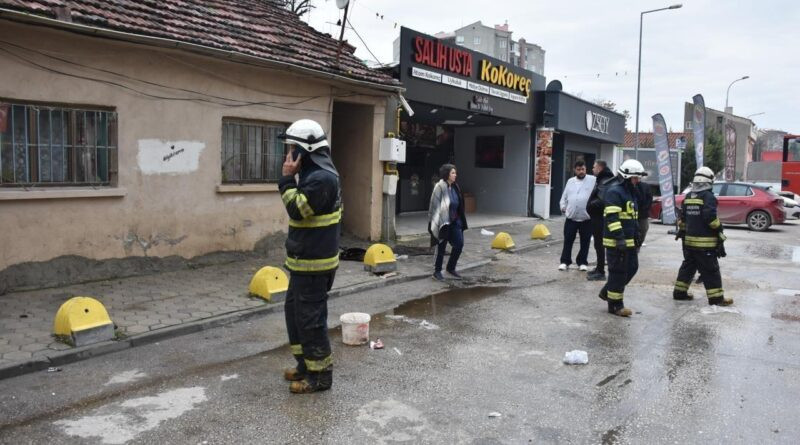 Eskişehir'de Tek Katlı Bina Yangını 1