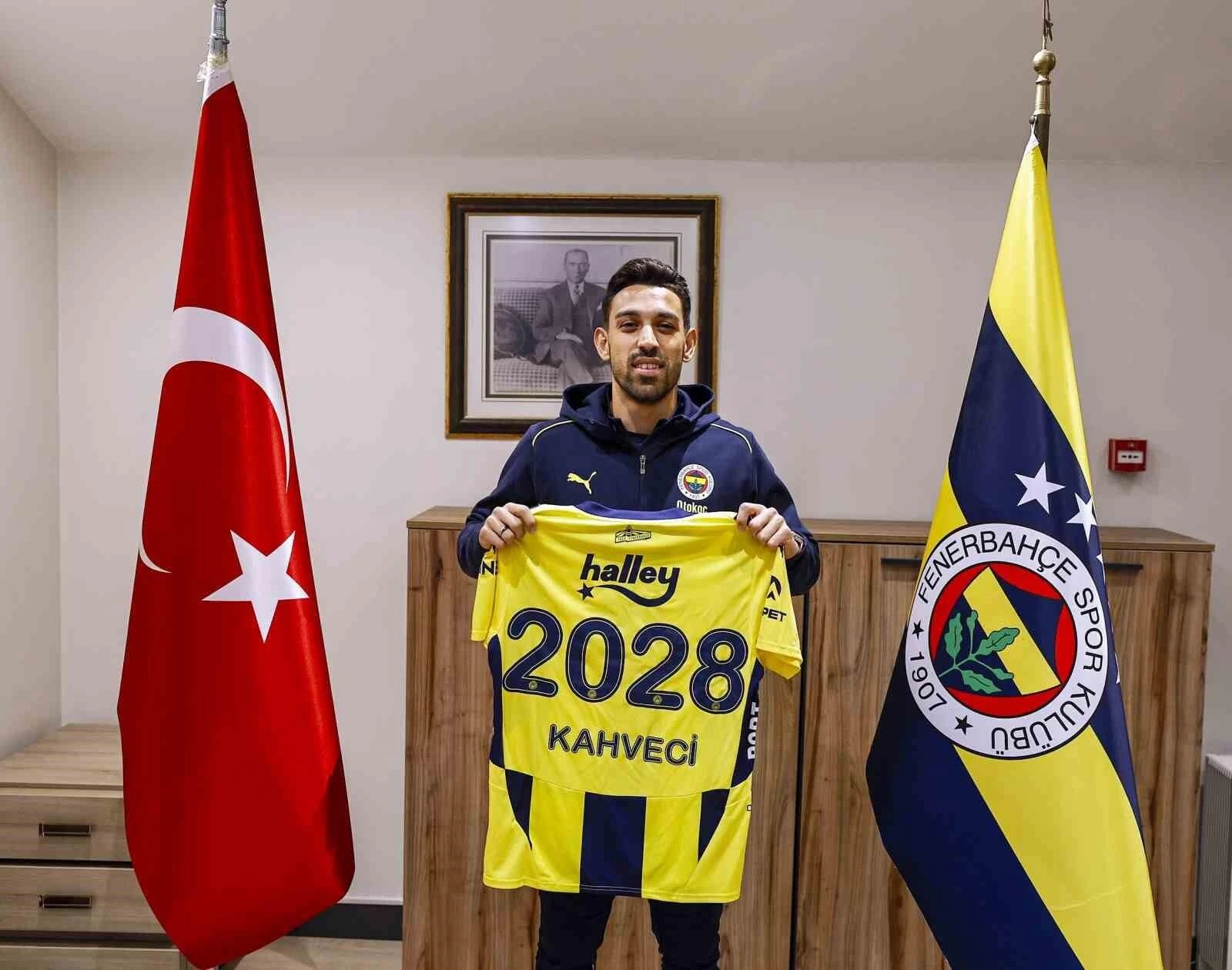 Fenerbahçe, İrfan Can Kahveci ile 3 Yıllık Sözleşme İmzaladı