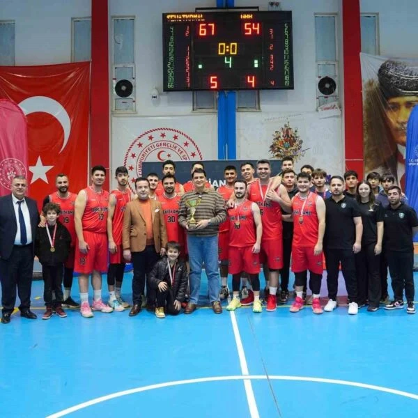 Gaziantep Şehitkamil Belediyespor basketbol takımı şampiyonluk kutlaması-1