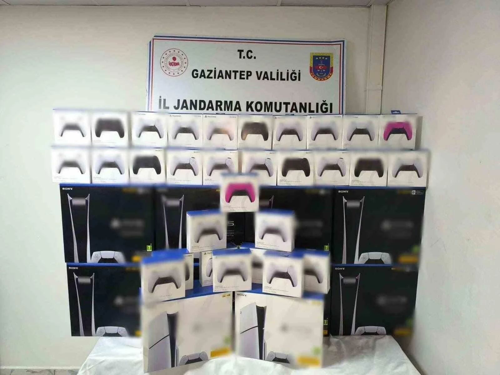 Gaziantep’te 1 Milyon TL’lik Gümrük Kaçağı Oyun Konsolu ve Elektronik Eşya Ele Getirildi