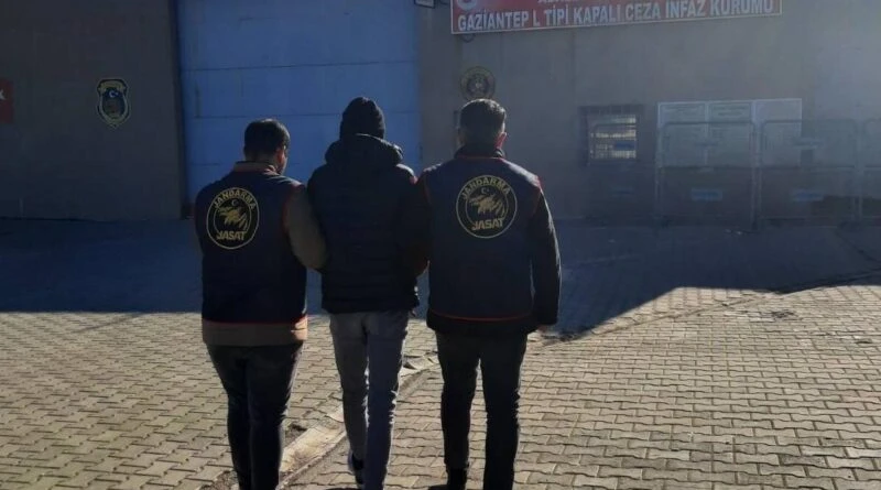 Gaziantep'te 10 Yıl Hapis Cezası Bulunan Firari Şahıs Jandarma Ekipleri Tarafından Yakalandı 1