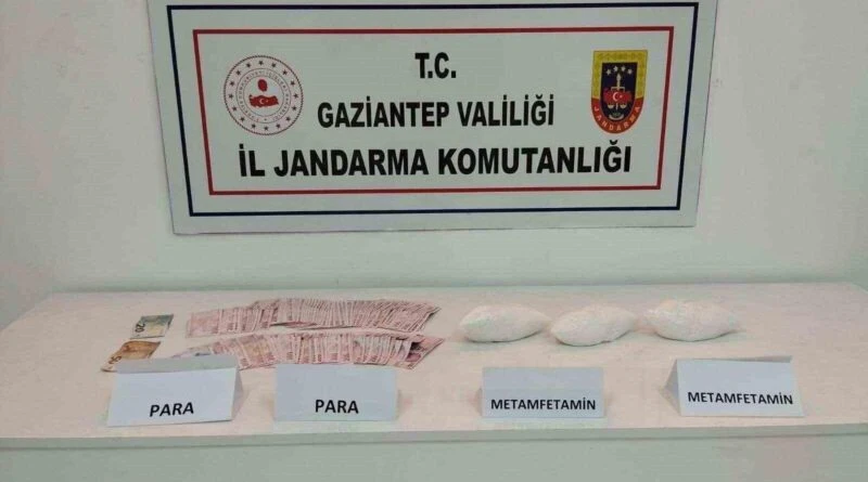 Gaziantep'te Jandarma Operasyonu ile 1,5 Kilo Metamfetamin Ele Getirildi 1