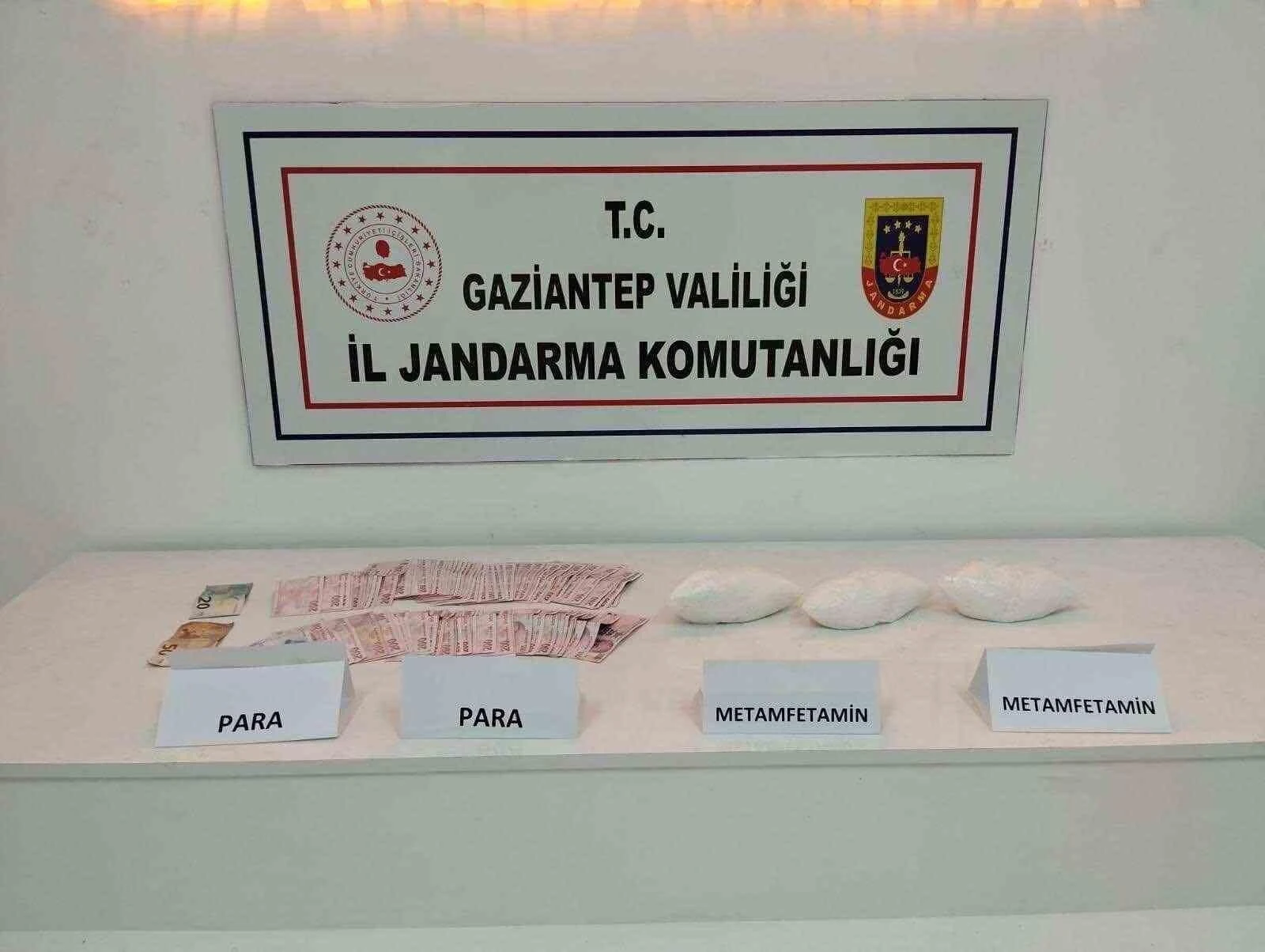 Gaziantep’te Jandarma Operasyonu ile 1,5 Kilo Metamfetamin Ele Getirildi