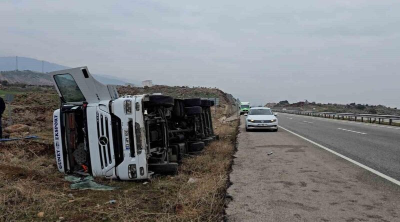 Gaziantep'te Tanker Kazası: Yüksek Miktarda Bitkisel Yağ Ziyan Oldu 1