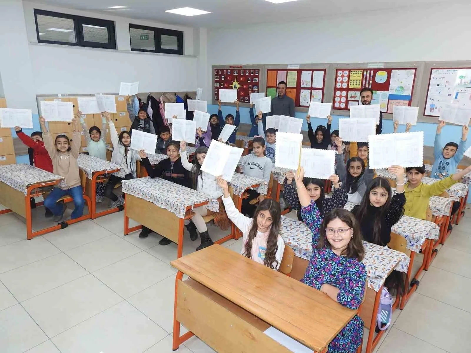 Gaziantep’te Yarıyıl Tatili Karne Heyecanı