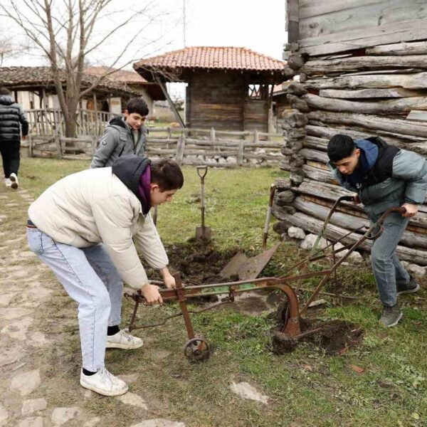 Gençler Ladik Ambarköy'ü ziyaret ediyor-3