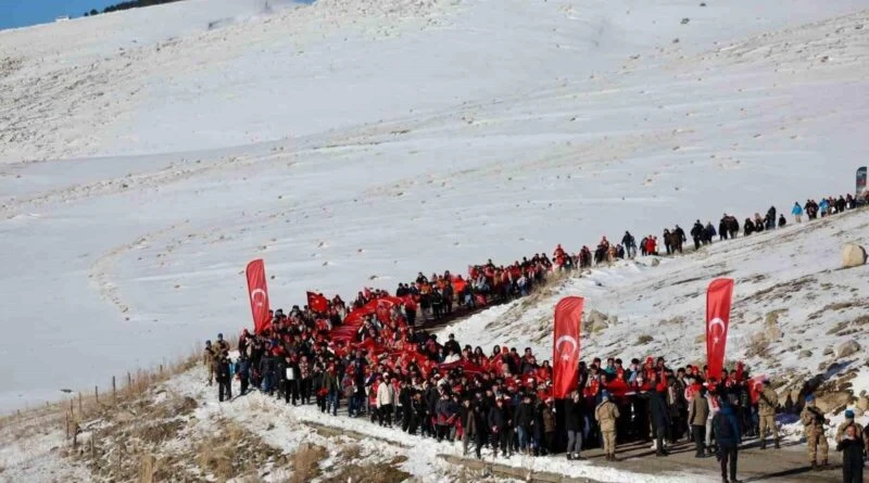 Gençlik ve Spor Bakanı Osman Aşkın Bak'ın Liderliğiyle Sarıkamış Şehitlerini Anma Yürüyüşü 1