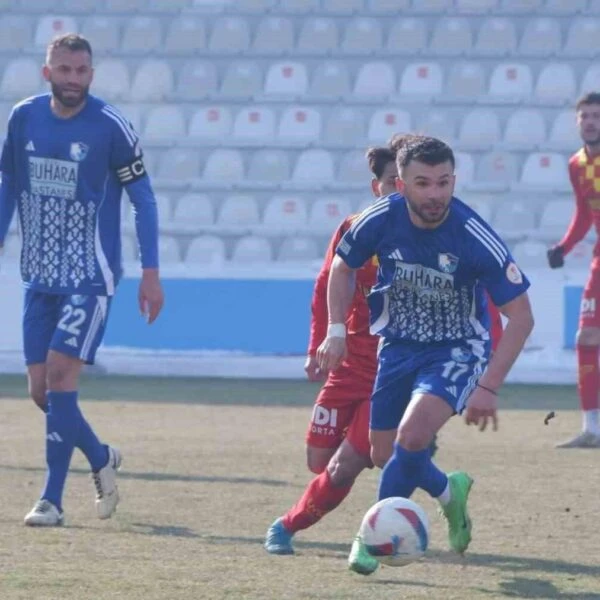 Göztepe futbolcuları zafer sevinciyle kutluyor-14