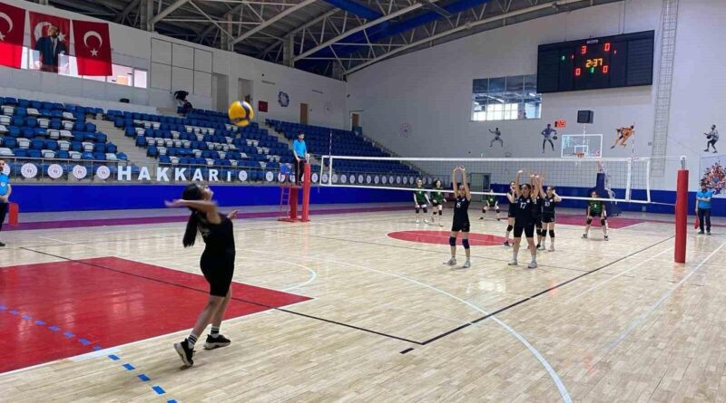 Hakkari'de Kadınlara Yönelik 'Evinin Sultanları' Voleybol Projesi Büyük İlgi Görüyor 1