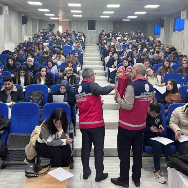 Hakkari'de yeni öğretmenlerin eğitimi