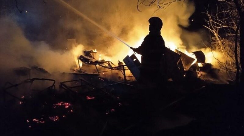 Hatay Kırıkhan'da Çadır Yangını Ormanlık Alana Sıçradı 1