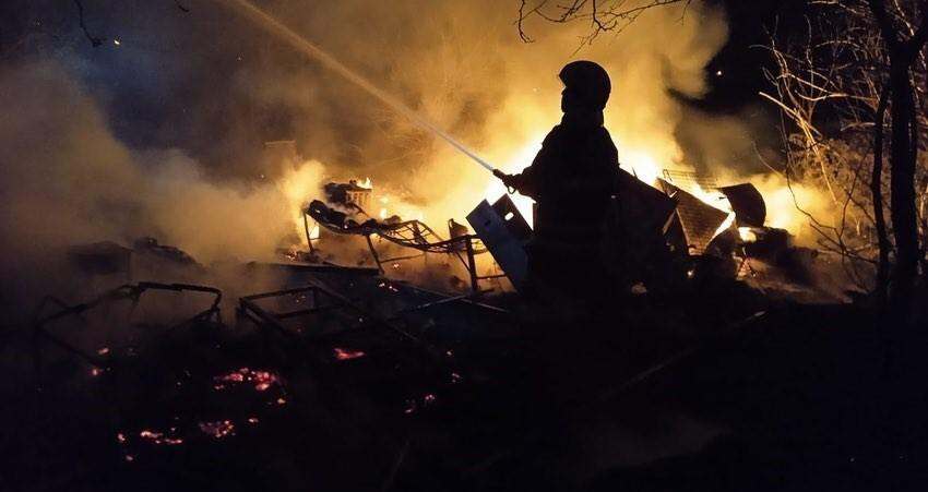 Hatay Kırıkhan’da Çadır Yangını Ormanlık Alana Sıçradı