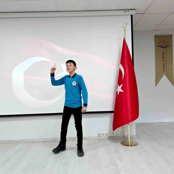 İlkbahar İmam Hatip Lisesi'nde düzenlenen İstiklal Marşı'nı Güzel Okuma Yarışması finali-4