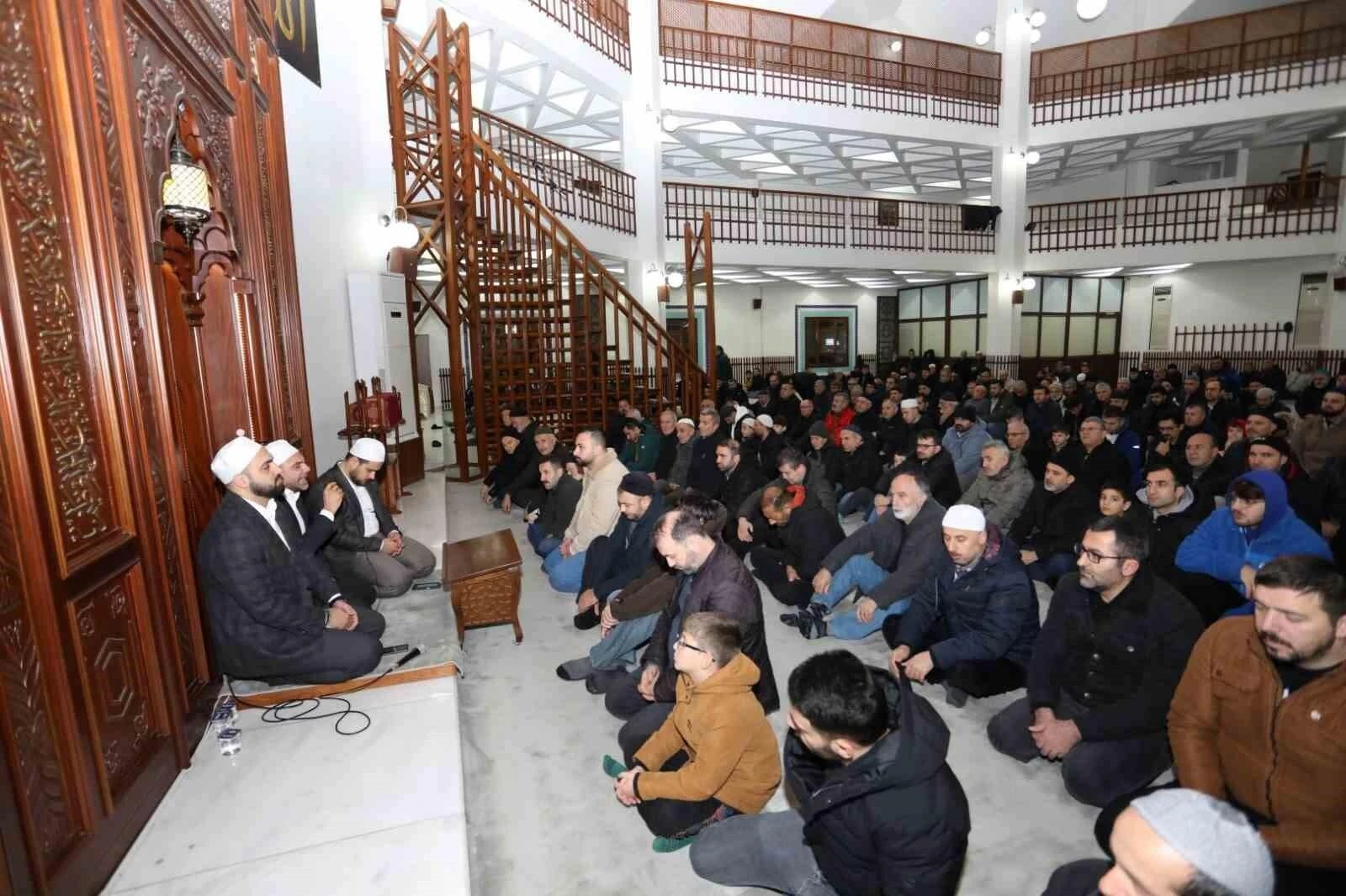 İnegöl Belediyesi, Mübarek Üç Ayların Başlangıcını Sani Konukoğlu Camiinde Kutladı