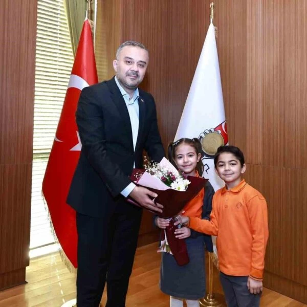 İsmail Kurtul İlkokulu öğrencileri, Onikişubat Belediyesi'nde yerel yönetimler hakkında bilgi aldılar