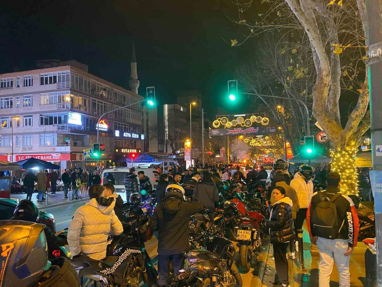 İstanbul’un Bağdat Caddesi’nde Yeni Yıl Coşkusu