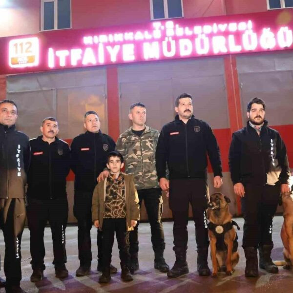 K9 Köpekleri Enkazda Arama Yapıyor-3