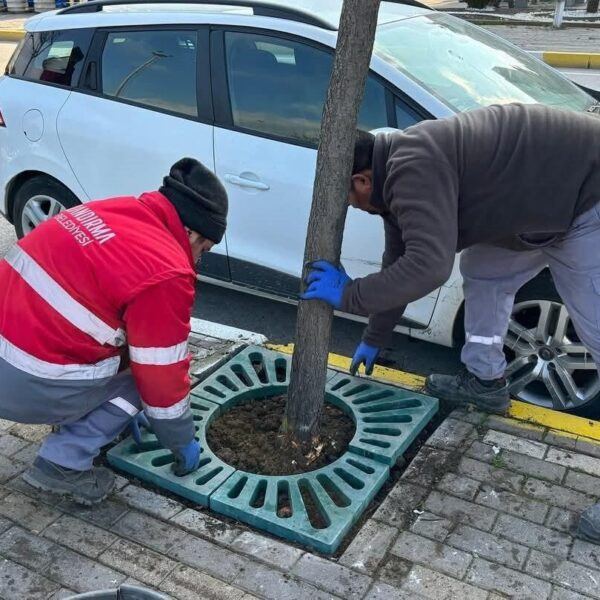 Kaldırım düzenleme çalışmaları ile Bandırma'da güvenli yürüyüş alanları-2