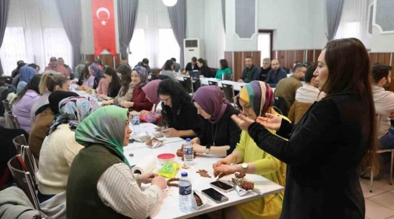 Karabük'te Rehberlik Öğretmenleri Sanat Terapisinden Yararlandı 1