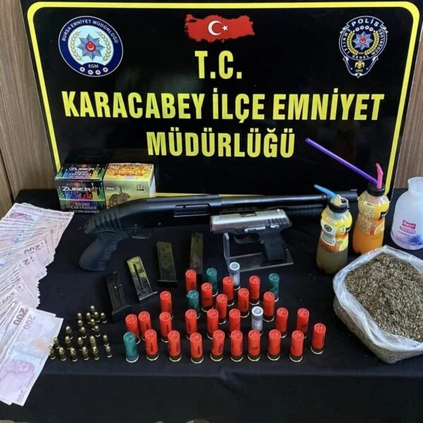 Karacabey'de yakalanan şahıslar-3