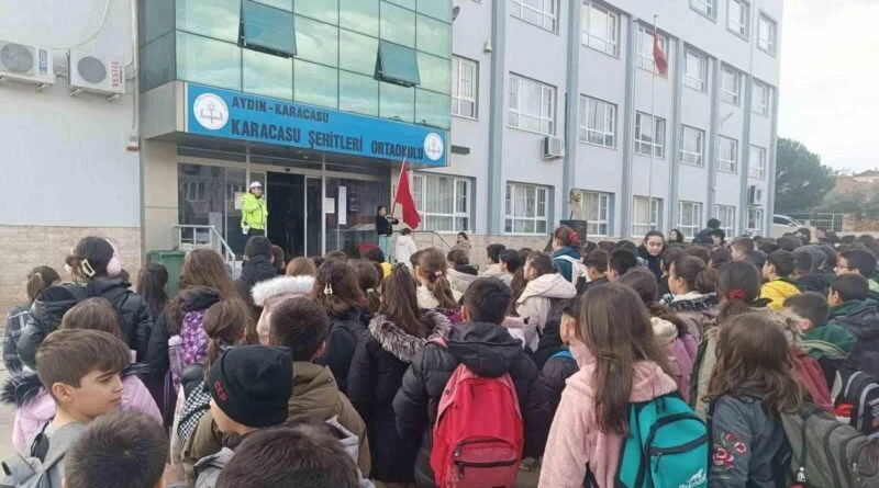 Karacasu İlçesinde Öğrencilere Trafik Güvenliği Eğitimi 1