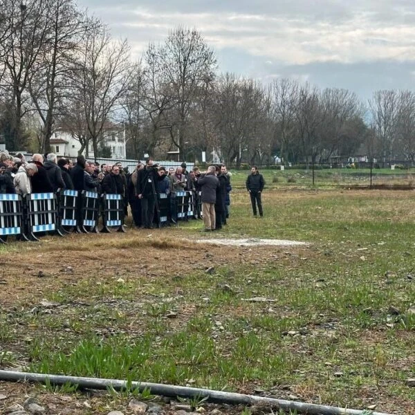 Kardinaller ve papazlar İznik'te Ayasofya Camiini ziyaret ediyorlar-2