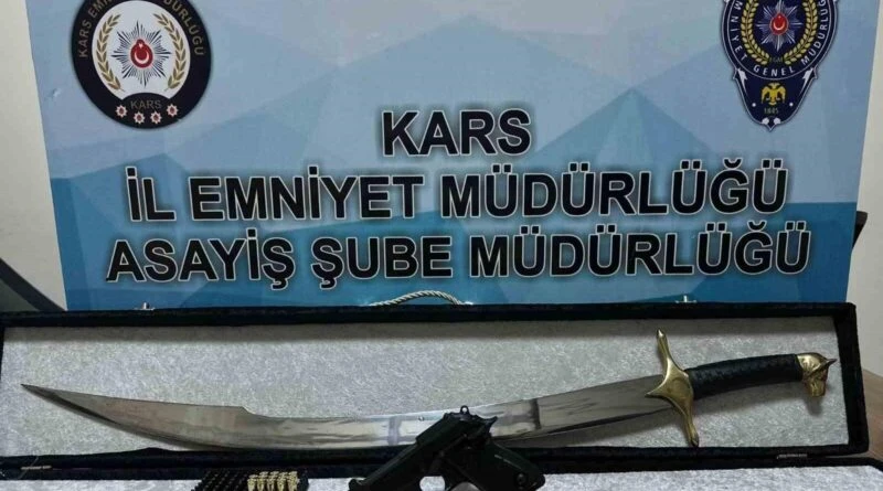 Kars'ta Eğlence Merkezinde Operasyon, Silah ve Mühimmat Ele Getirildi 1