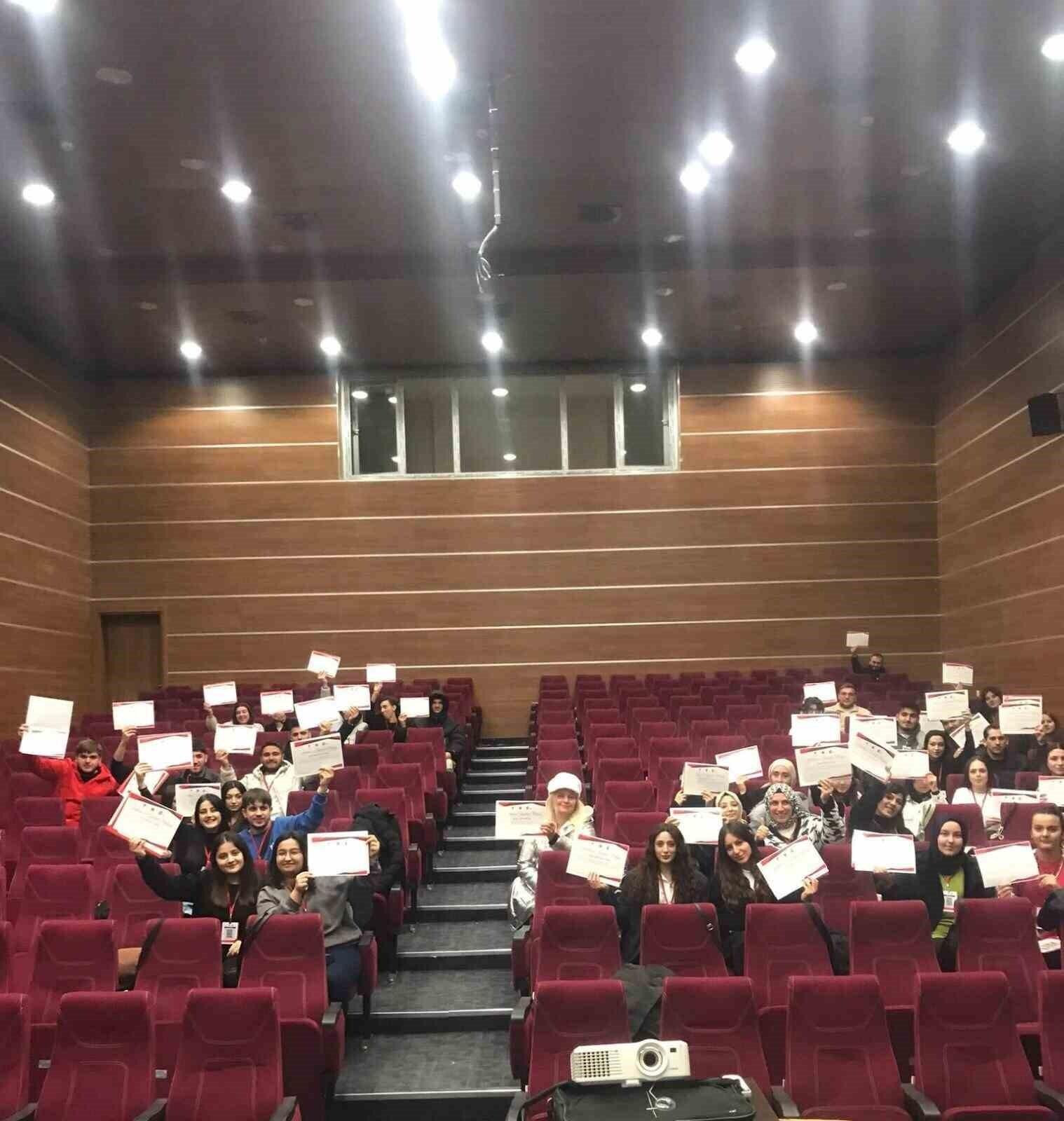 Kastamonu Üniversitesi, Dijital Medya Okuryazarlığı Eğitimiyle Öğrencilerini Bilgilendiriyor