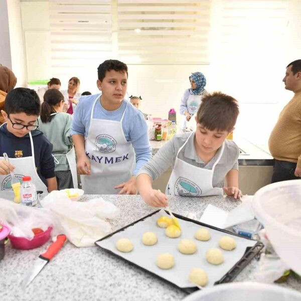 KAYMEK'te yarıyıl tatili etkinliğinde hamburger yapımı atölyesi-5