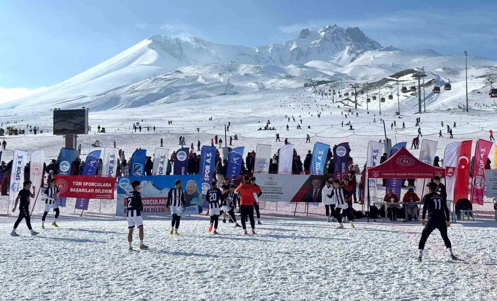 Kayseri’de Kar Ragbi Türkiye Şampiyonası Başladı