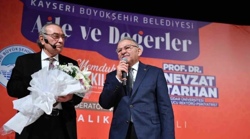 Kayseri'de Psikiyatrist Prof. Dr. Nevzat Tarhan Konferansı 1