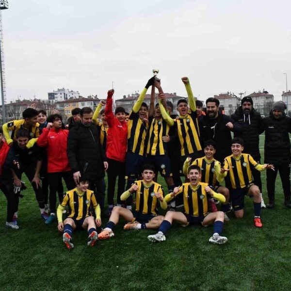 Kayseri U16 Ligi Play-Off finalinde Talas Belediyespor ve Zeki Akparlarspor-1