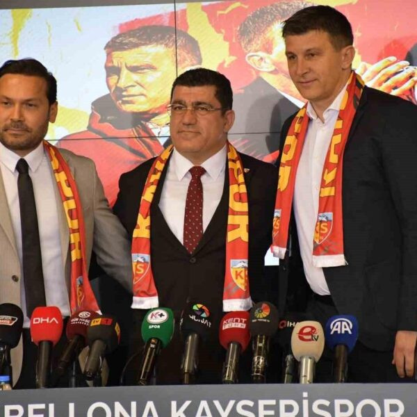 Kayserispor Teknik Direktörü Sergej Jakirovic imza töreninde-2