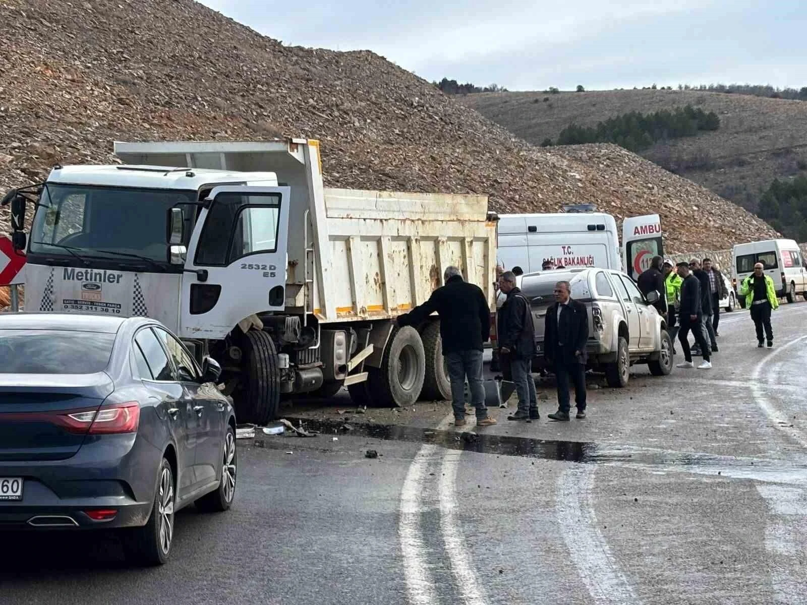 Kırşehir’de Buzlanma Sonucu Trafik Kazasında 4 Kişi Yaralandı