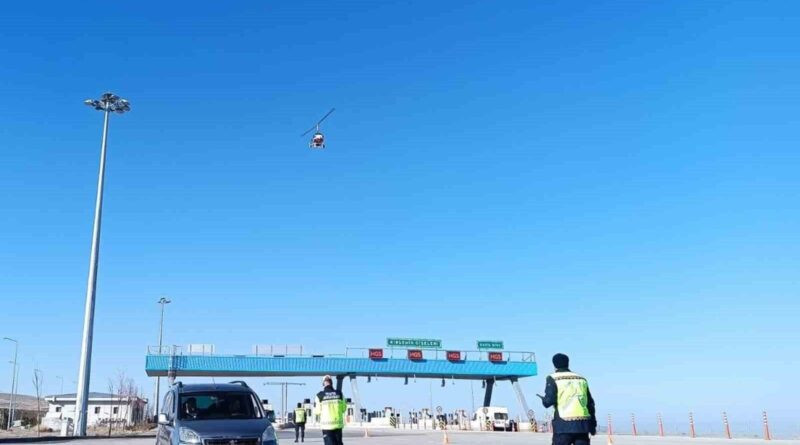 Kırşehir Jandarma'sı Cayrokopter ile Havadan Trafik Denetimi Yaptı 1