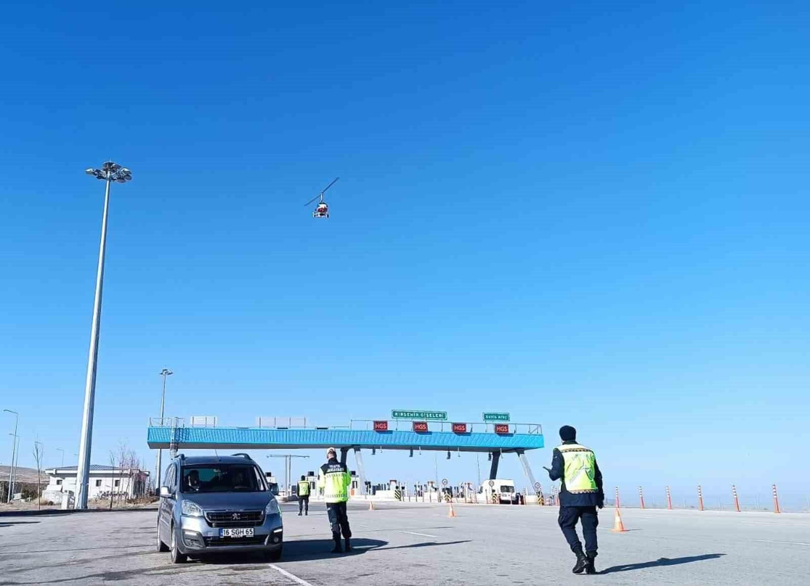 Kırşehir Jandarma’sı Cayrokopter ile Havadan Trafik Denetimi Yaptı