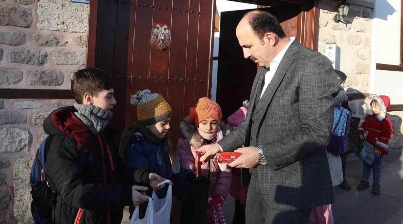 Konya Büyükşehir Belediye Başkanı Uğur İbrahim Altay ile Çocuklar Şivlilik Coşkusuyla Üç Ayların Başlangıcını Kutladı 1